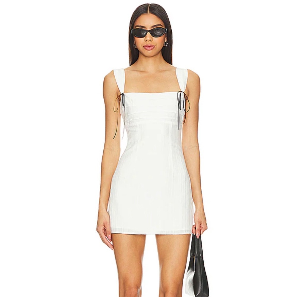 Elegant White Mini Dress